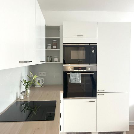 Elegant Escape Apartment III - Free Parking, Easy Access To City Center براتسيلافا المظهر الخارجي الصورة