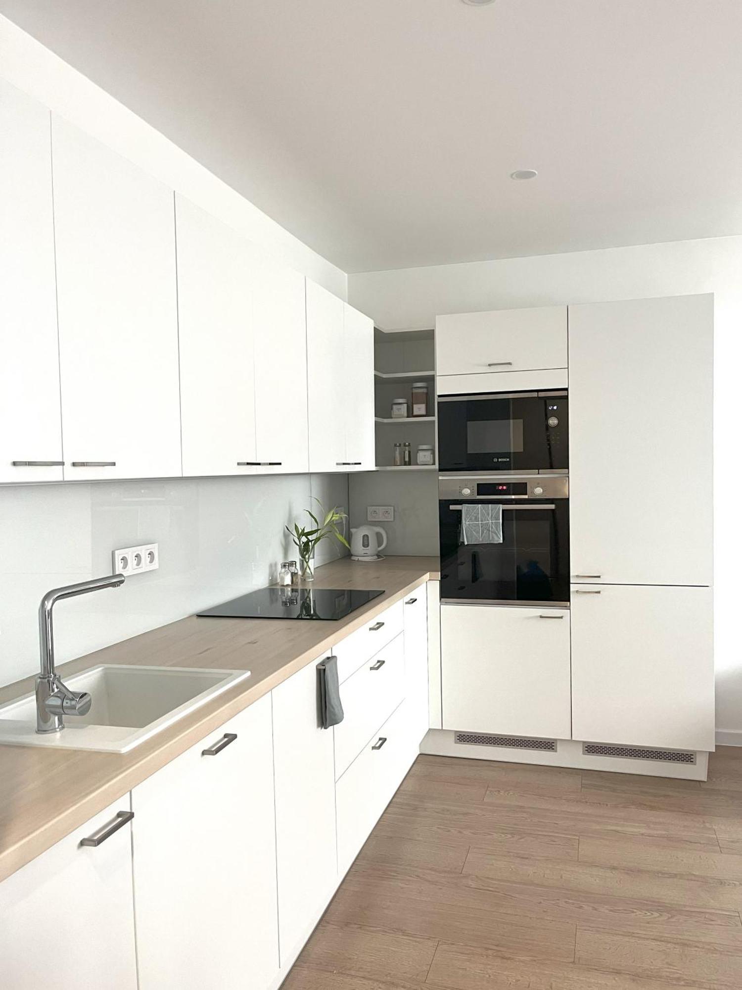 Elegant Escape Apartment III - Free Parking, Easy Access To City Center براتسيلافا المظهر الخارجي الصورة
