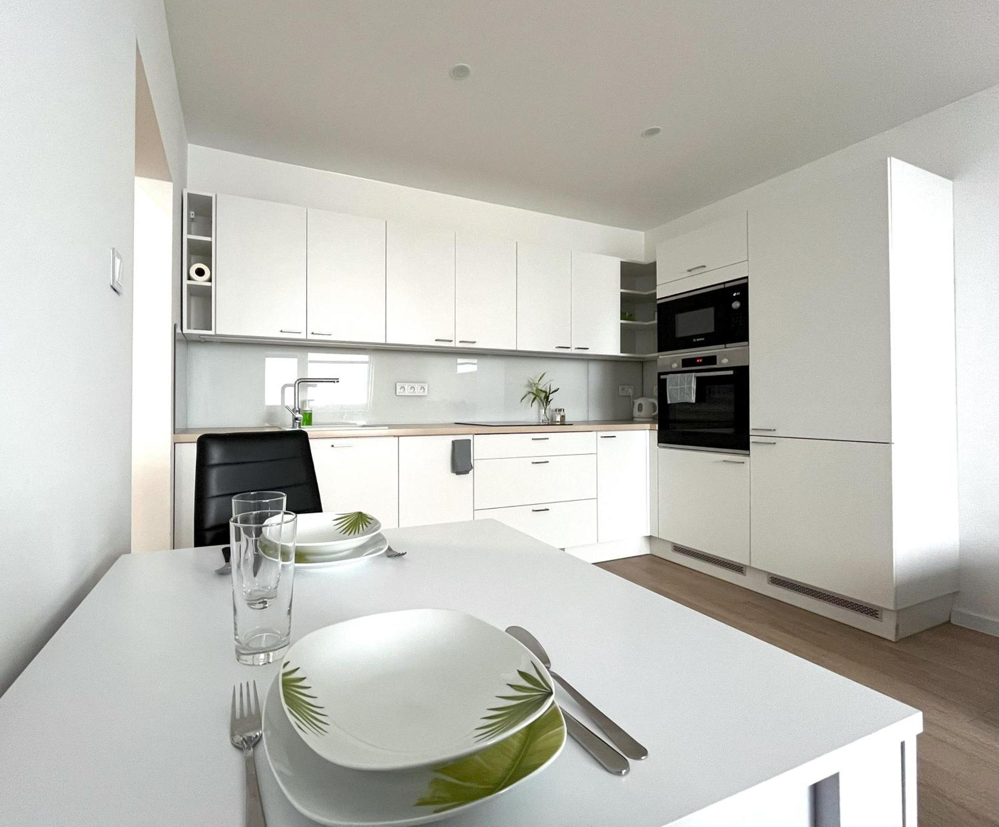 Elegant Escape Apartment III - Free Parking, Easy Access To City Center براتسيلافا المظهر الخارجي الصورة