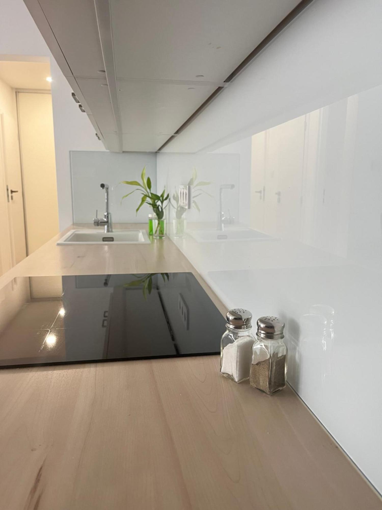 Elegant Escape Apartment III - Free Parking, Easy Access To City Center براتسيلافا المظهر الخارجي الصورة